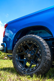 CHEVROLET SILVERADO 4PLAY WHEELS 4P55 22X10 33X12.5X22 TOYO TIRE 2.5 INCH LEVELING KIT SUSPENSION