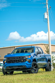 CHEVROLET SILVERADO 4PLAY WHEELS 4P63 22X10 285X50X22 NITTO TIRE 2.5 INCH LEVELING KIT SUSPENSION